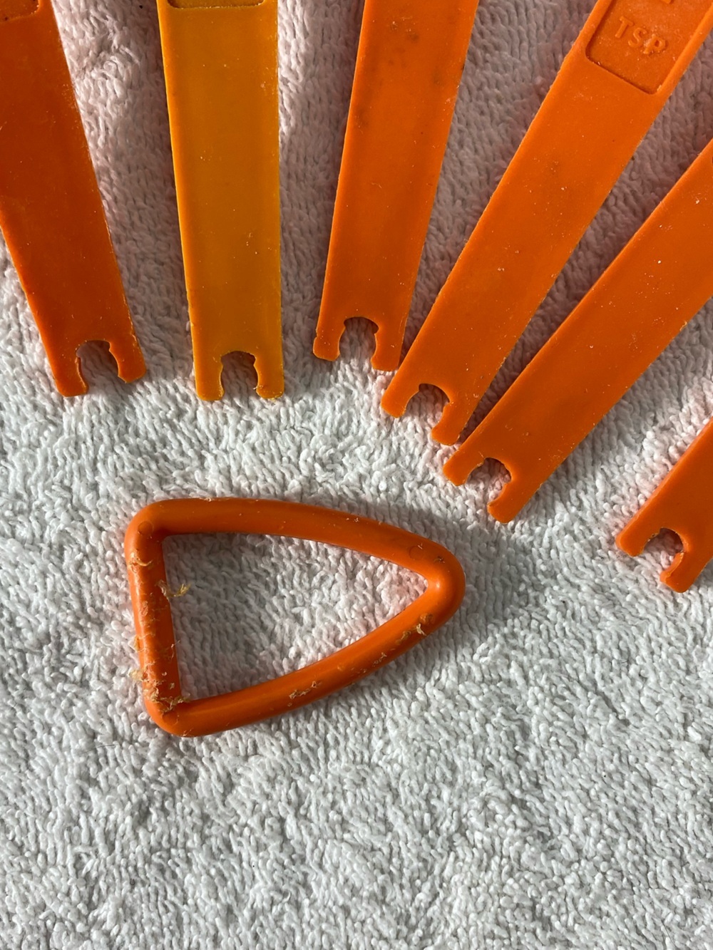 Vintage Tupperware Orange Measuring Spoon Set W D Ring - Picture 3 of 10
